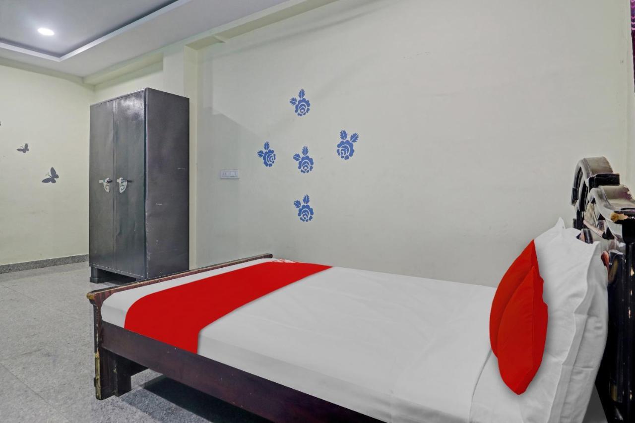 Oyo Flagship 81051 Sri Sai Manikanta Hotel ไฮเดอราบัด ภายนอก รูปภาพ