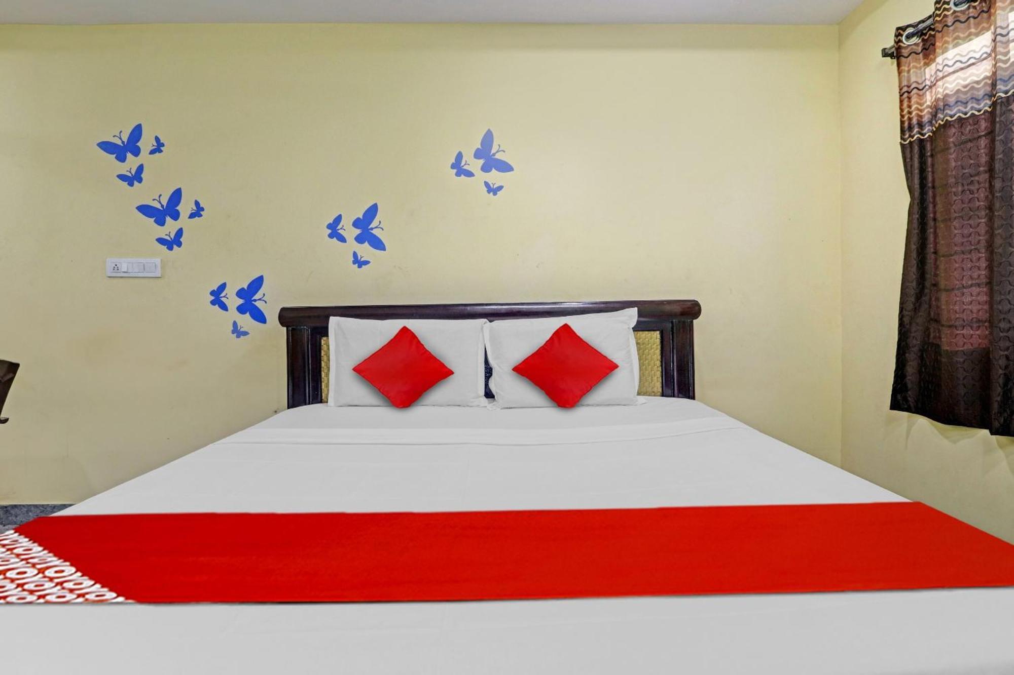 Oyo Flagship 81051 Sri Sai Manikanta Hotel ไฮเดอราบัด ภายนอก รูปภาพ