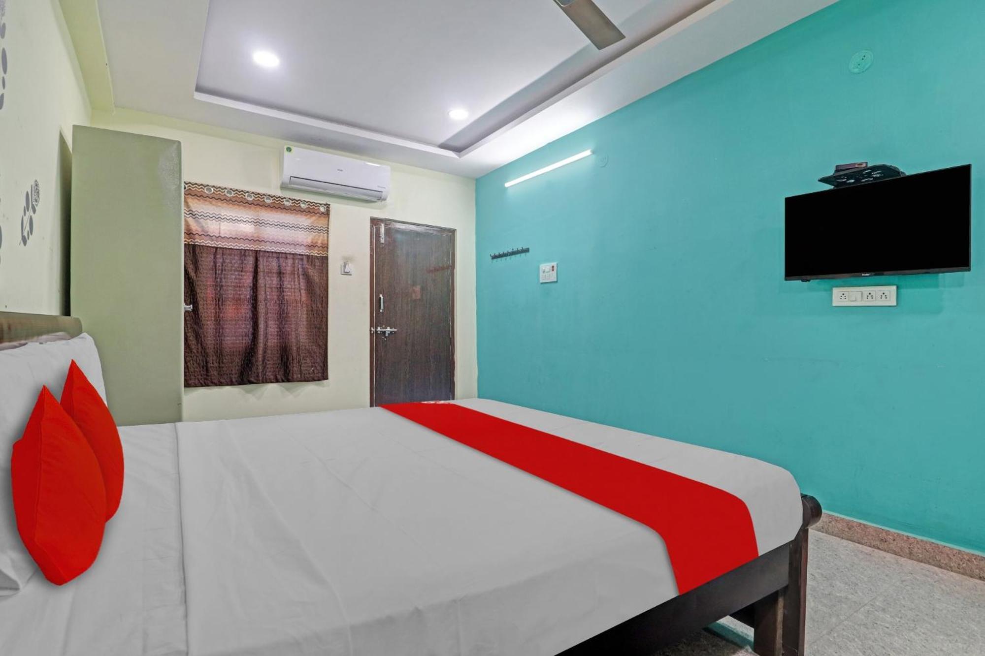 Oyo Flagship 81051 Sri Sai Manikanta Hotel ไฮเดอราบัด ภายนอก รูปภาพ