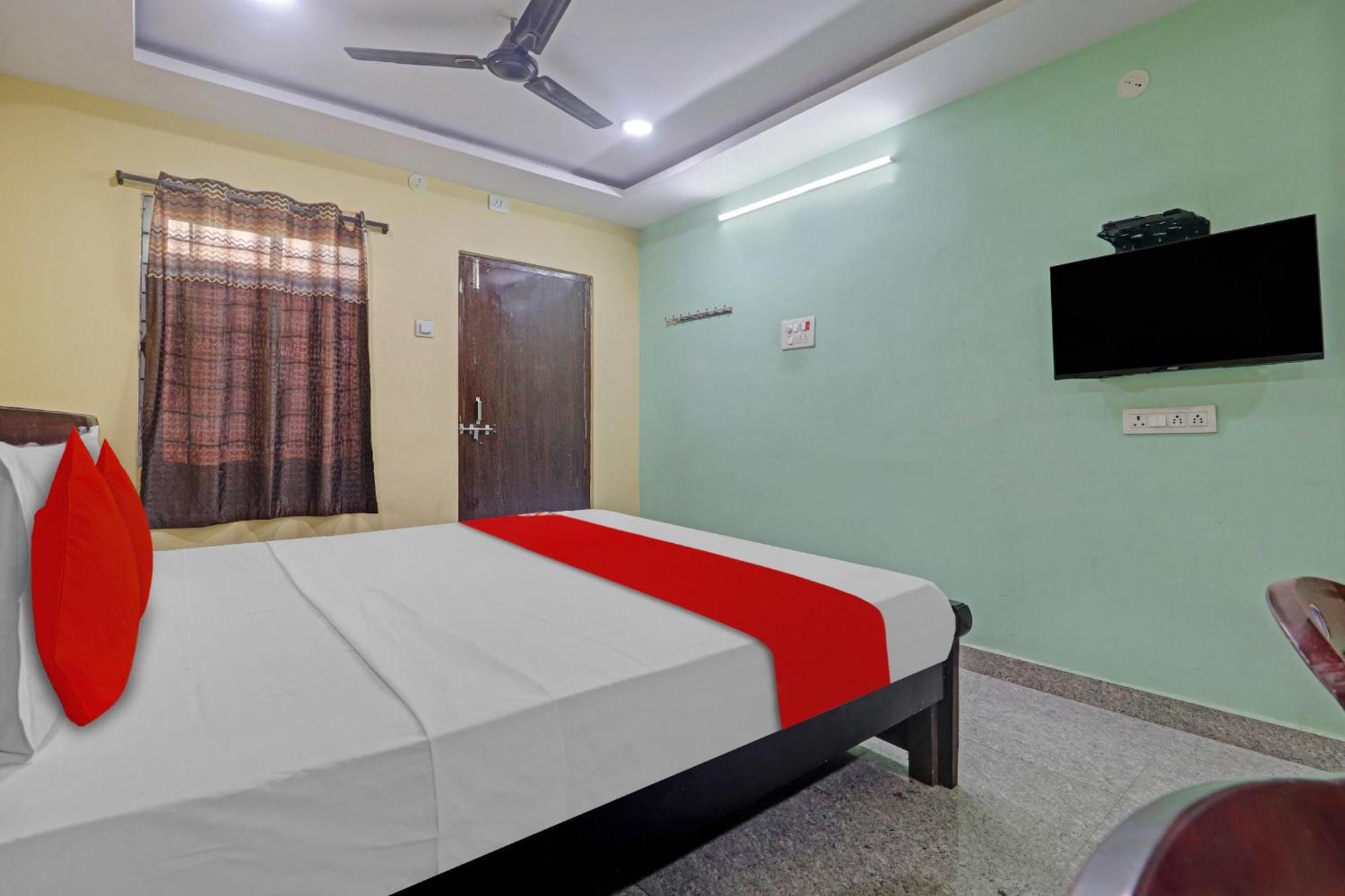 Oyo Flagship 81051 Sri Sai Manikanta Hotel ไฮเดอราบัด ภายนอก รูปภาพ